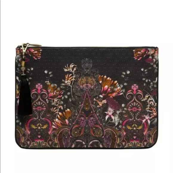 camilla pouch